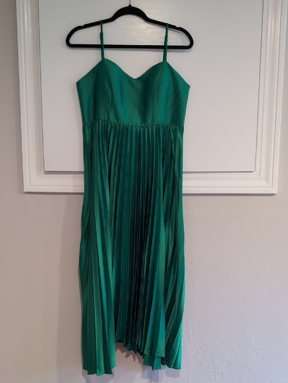 Nicole Miller Green Pleated Spaghetti-Strap Midi Dress, Size 8